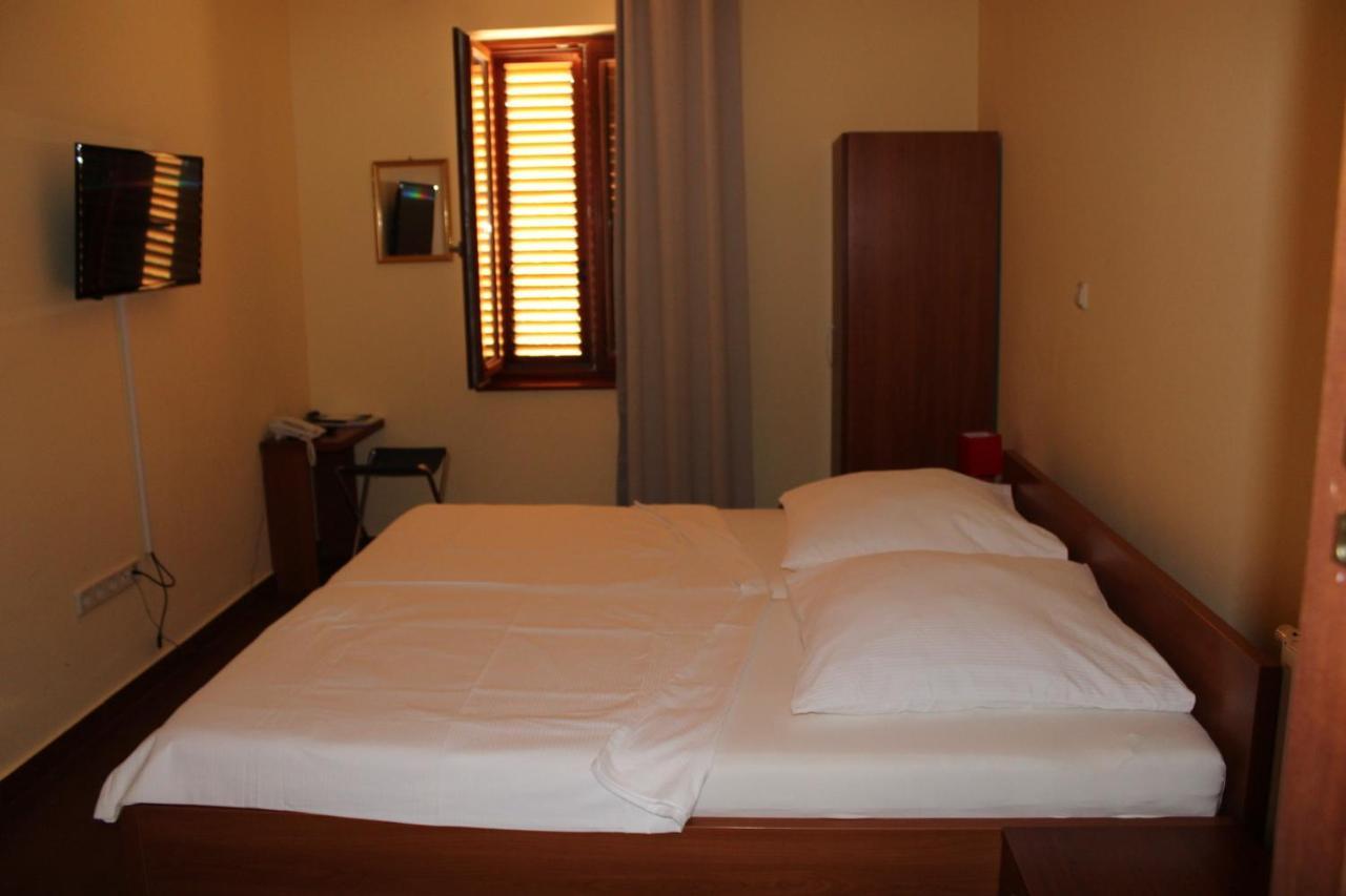 Hotel Roski Slap Drniš Esterno foto